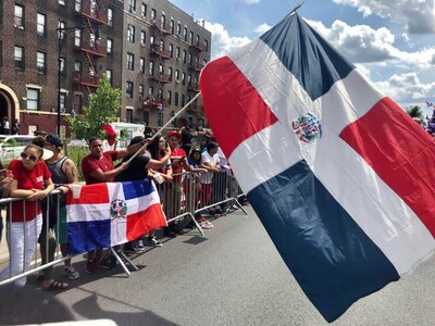 Denuncian montones de basura tras desfile dominicano en El Bronx