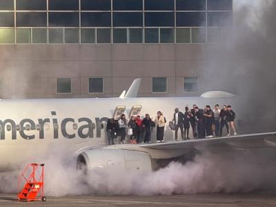 Evacúan un avión American Airlines de pasajeros en EE. UU.