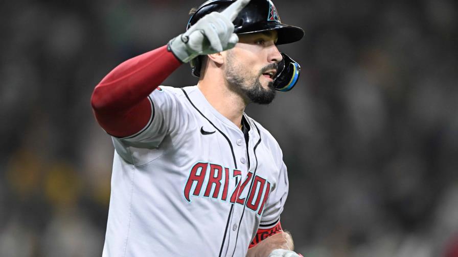 Los Reales adquirieron al jardinero Randall Grichuck desde Arizona