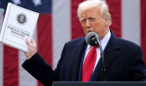 Trump suspende la excepción de aranceles a envíos comerciales de bajo costo a nivel global Trump suspende la excepción de aranceles a envíos comerciales de bajo costo a nivel global