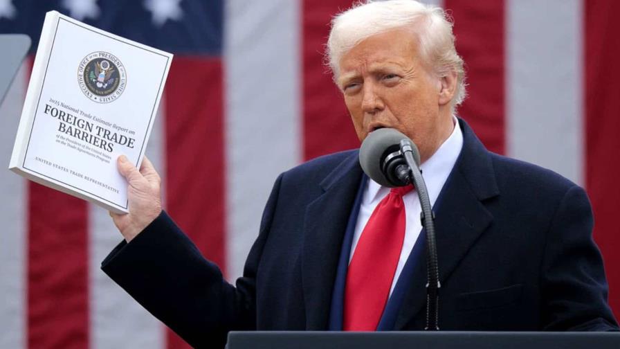 Trump suspende la excepción de aranceles a envíos comerciales de bajo costo a nivel global