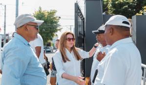 La alcaldesa Carolina Mejía recorre cementerios y envía mensaje especial por el Día de los Padres