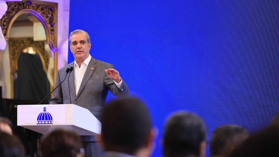 Abinader defiende su política de subsidios: Son inversión en capital humano”