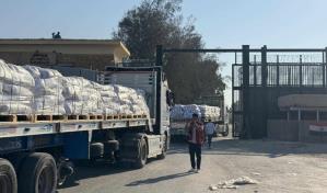 Jordania y Emiratos lanzan otras 17 toneladas de ayuda humanitaria sobre la Franja de Gaza