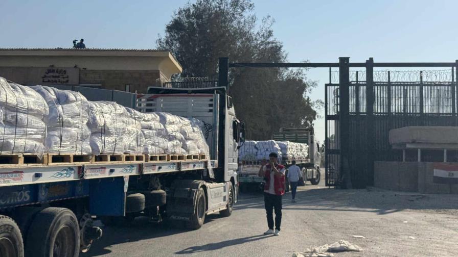 Jordania y Emiratos lanzan otras 17 toneladas de ayuda humanitaria sobre la Franja de Gaza Jordania y Emiratos lanzan otras 17 toneladas de ayuda humanitaria sobre la Franja de Gaza
