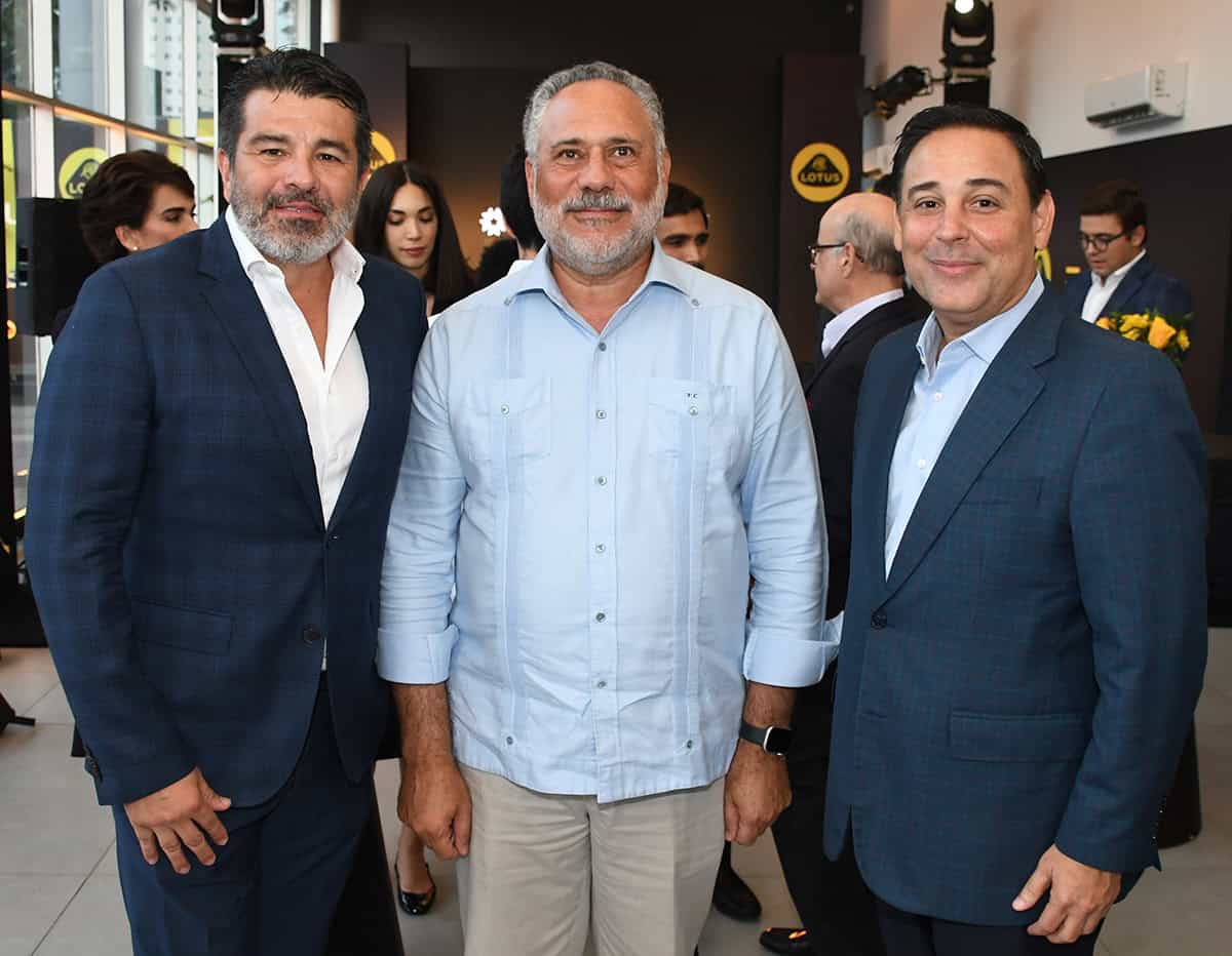 Juan Carlos Duque, Franky Cruz y Opinio Álvarez Bisonó.