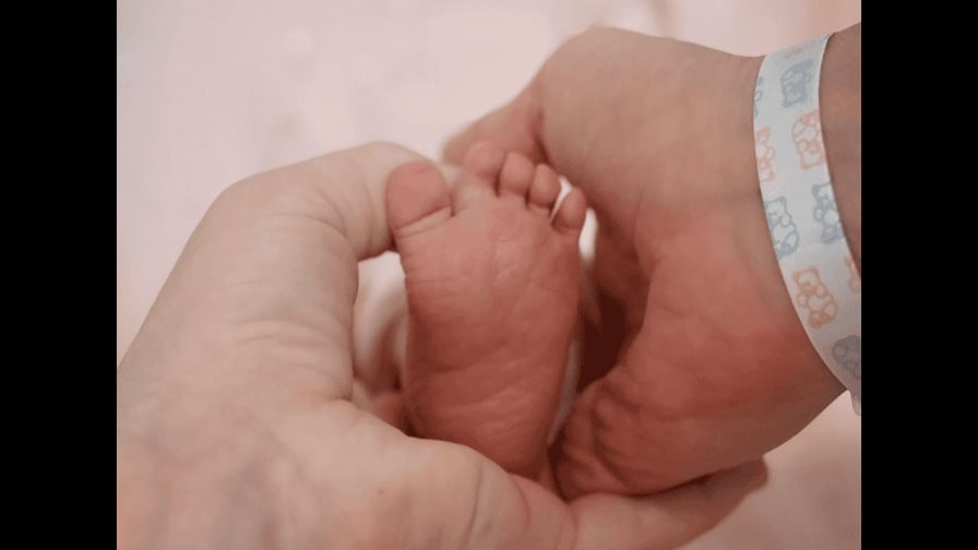 Lele Pons y Guaynaa le dan la bienvenida a su primera hija Lele Pons y Guaynaa le dan la bienvenida a su primera hija
