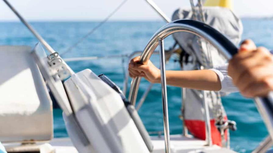 Mueren dos niños en Miami tras choque de un velero y una barcaza Mueren dos niños en Miami tras choque de un velero y una barcaza