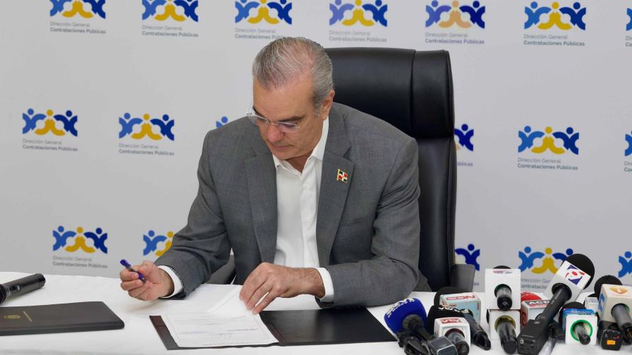 Abinader crea dos comisiones para fortalecer la integridad pública y la adhesión a la OCDE