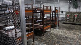 Acusan a dos guardias de seguridad de agredir a un migrante detenido en Alligator Alcatraz
