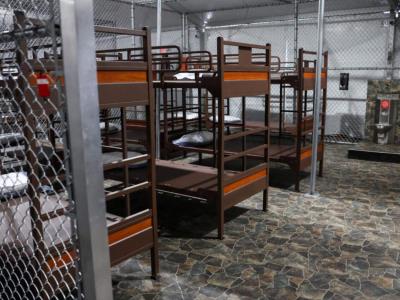 EE. UU. ha removido unos 500 migrantes desde Alcatraz Caimán