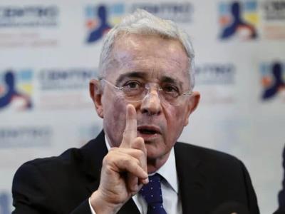 Expresidene colombianos respaldan a Uribe tras ser condenado