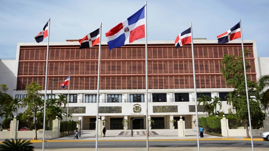 Los diputados aprueban y env&iacute;an a Abinader el proyecto que salda deudas viejas a contratistas