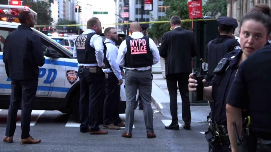 Autoridades de Nueva York despiden con una vigilia a víctimas de tiroteo Autoridades de Nueva York despiden con una vigilia a víctimas de tiroteo