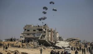 Jordania y Emiratos lanzan 15 toneladas de ayuda sobre Gaza por tercer día consecutivo