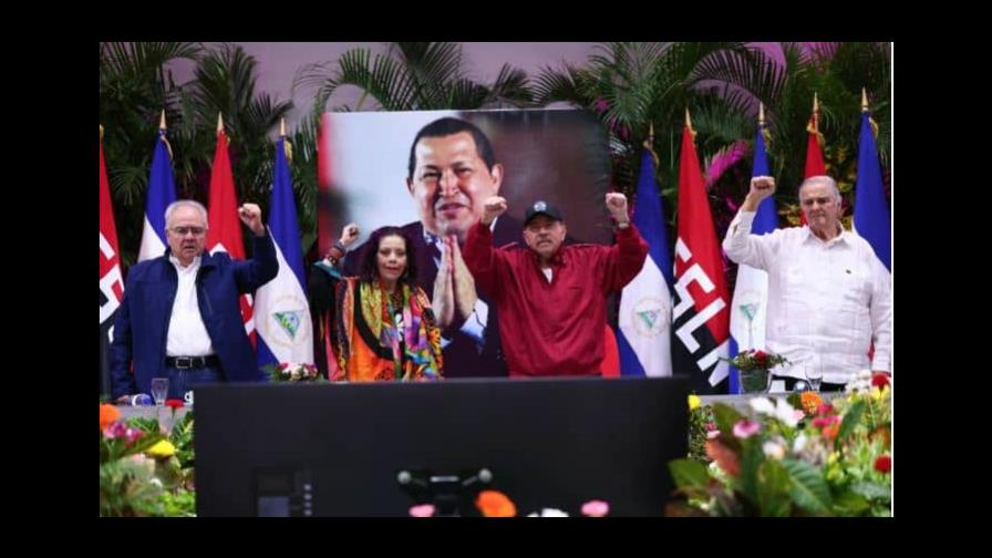 Daniel Ortega dice que Hugo Chávez es un santo