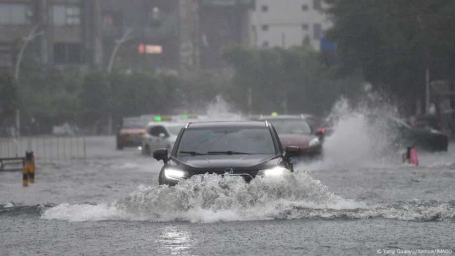 Fuertes lluvias e inundaciones en Pekín dejan al menos 30 muertos