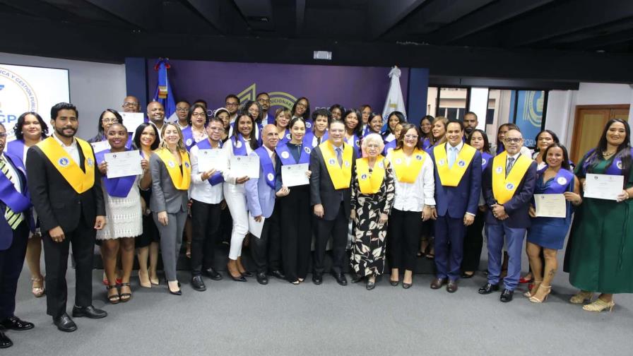 Escuela de Formación Política PRM gradúa a 67 profesionales en Gestión Contable y Fiscal Aduanera
