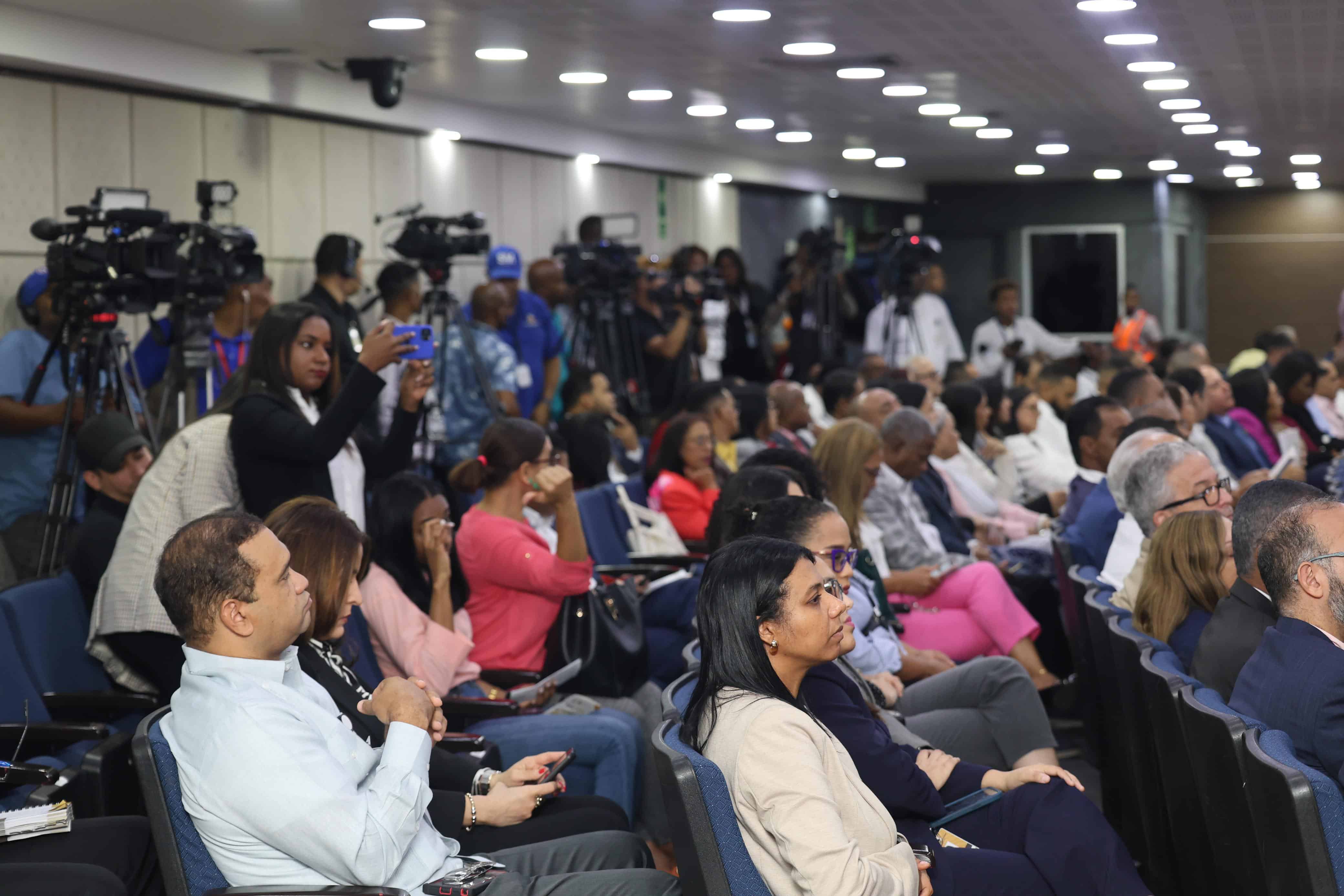 The presentation took place in the JCE auditorium.