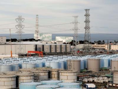 Trabajadores evacuan planta nuclear de Fukushima tras terremoto