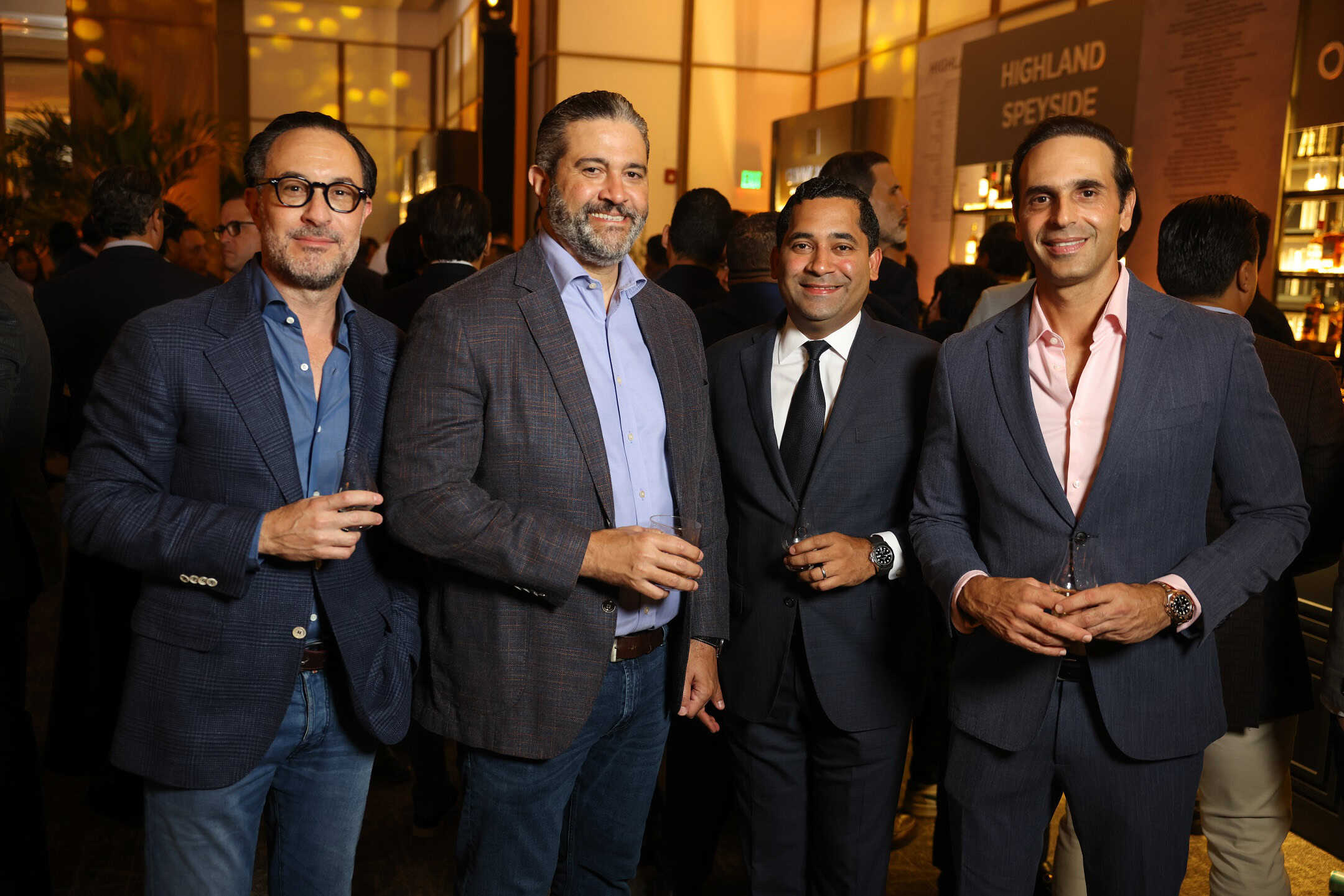 Martin Balbuena, Claudio Mejía, Mike Sención y César Dumit.