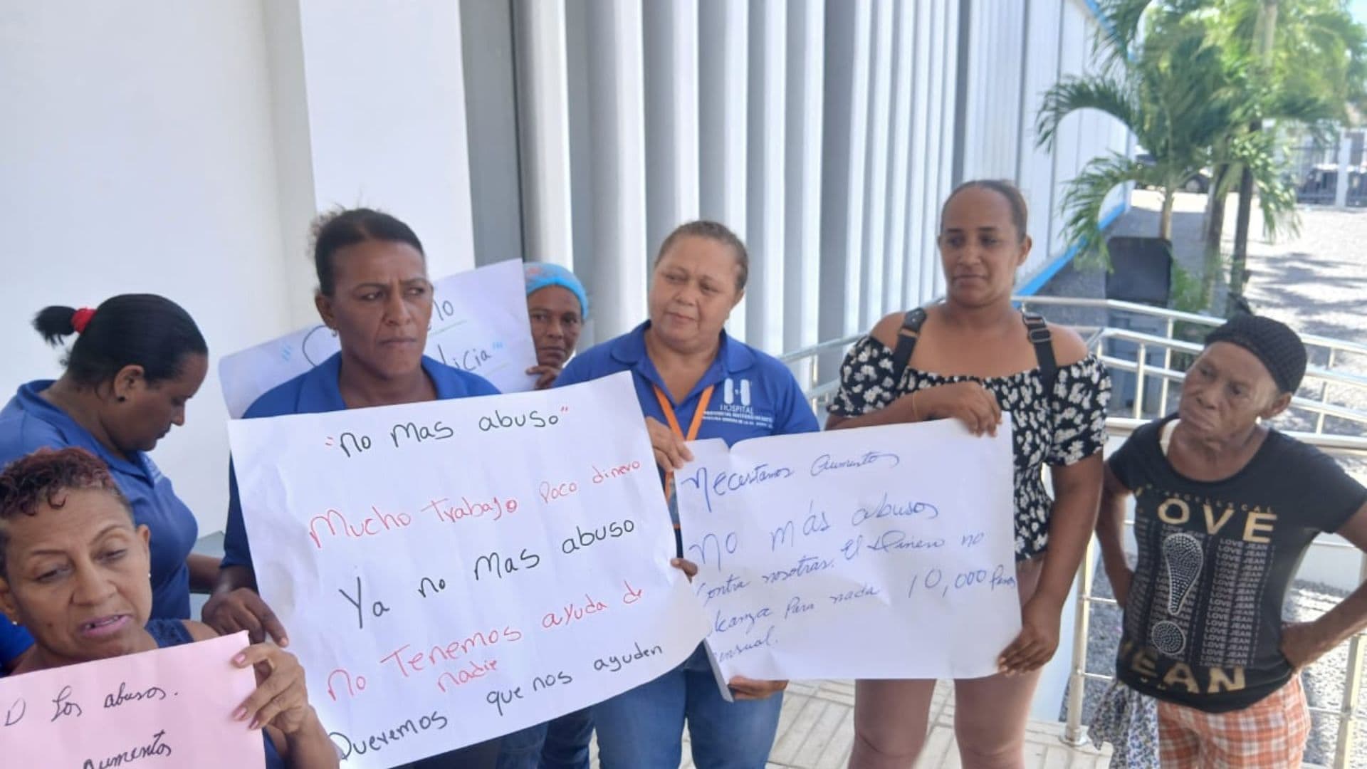 Personal de servicios del Hospital Materno Infantil de La Altagracia exigen aumento salarial Personal de servicios del Hospital Materno Infantil de La Altagracia exigen aumento salarial