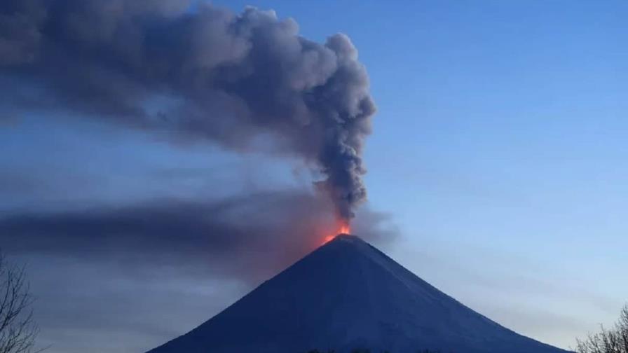 Erupción del volcán Krasheninnikov en Rusia, la primera en 600 años, vinculada a un reciente sismo