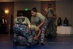 Se gradúan 151 agentes en técnicas de defensa personal y resolución de conflictos Se gradúan 151 agentes en técnicas de defensa personal y resolución de conflictos