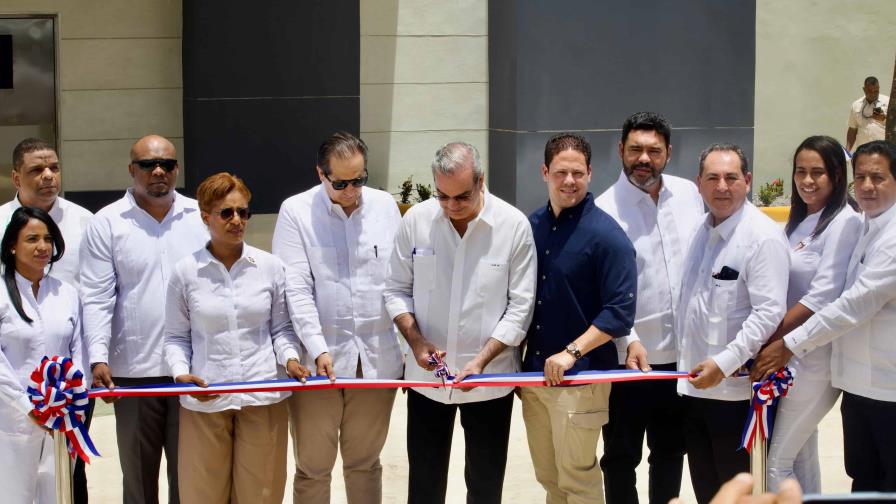 Presidente Abinader inaugura hospital traumatológico y cuatro escuelas en La Altagracia Presidente Abinader inaugura hospital traumatológico y cuatro escuelas en La Altagracia