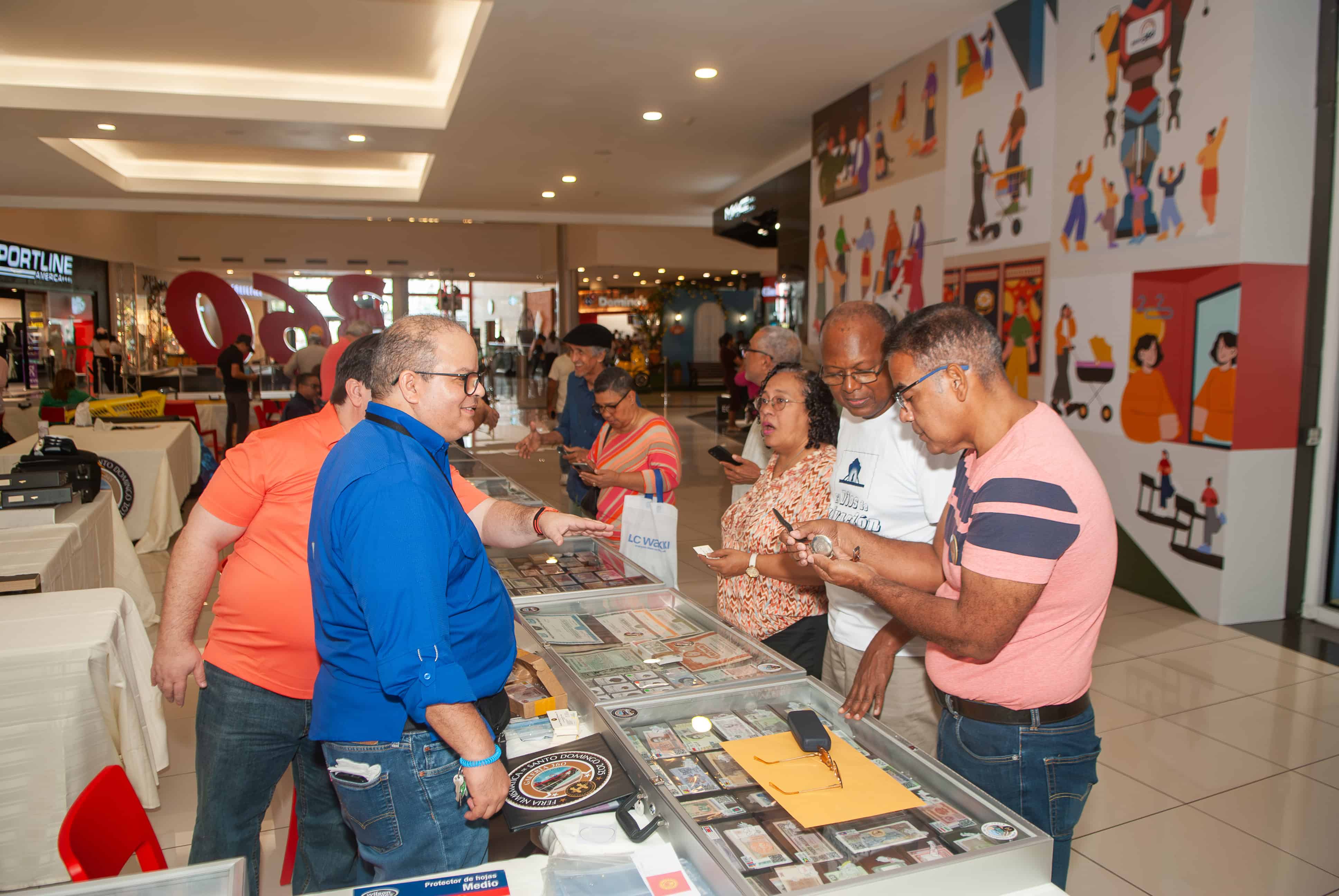 El evento se convirtió en un punto de encuentro entre generaciones, unidas por el interés en las monedas y la historia que cuentan.