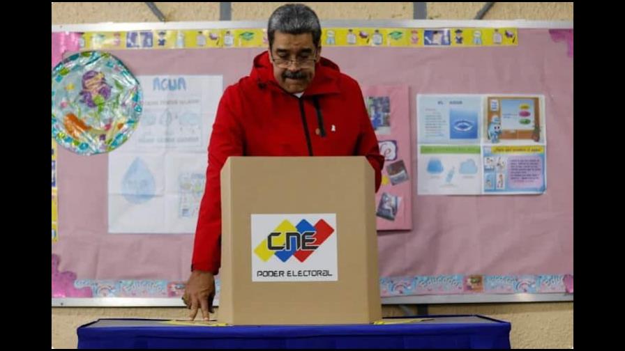 Maduro llama a nueva oposición a pasar la página de tantos capítulos horribles