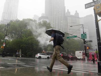 Alerta Inundaciones en Costa Este: Lluvias Impactan Nueva York