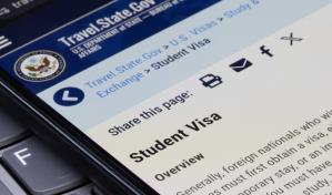 Embajada de EE.  UU. en RD reanuda entrevistas para visas de estudiante y endurece revisión de redes sociales