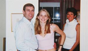 Los correos de Epstein confirman que la foto del expríncipe Andrés y Virginia Giuffre es real