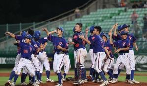 Con un rally de siete carreras en el tercer inning, China-Taipei venció a RD