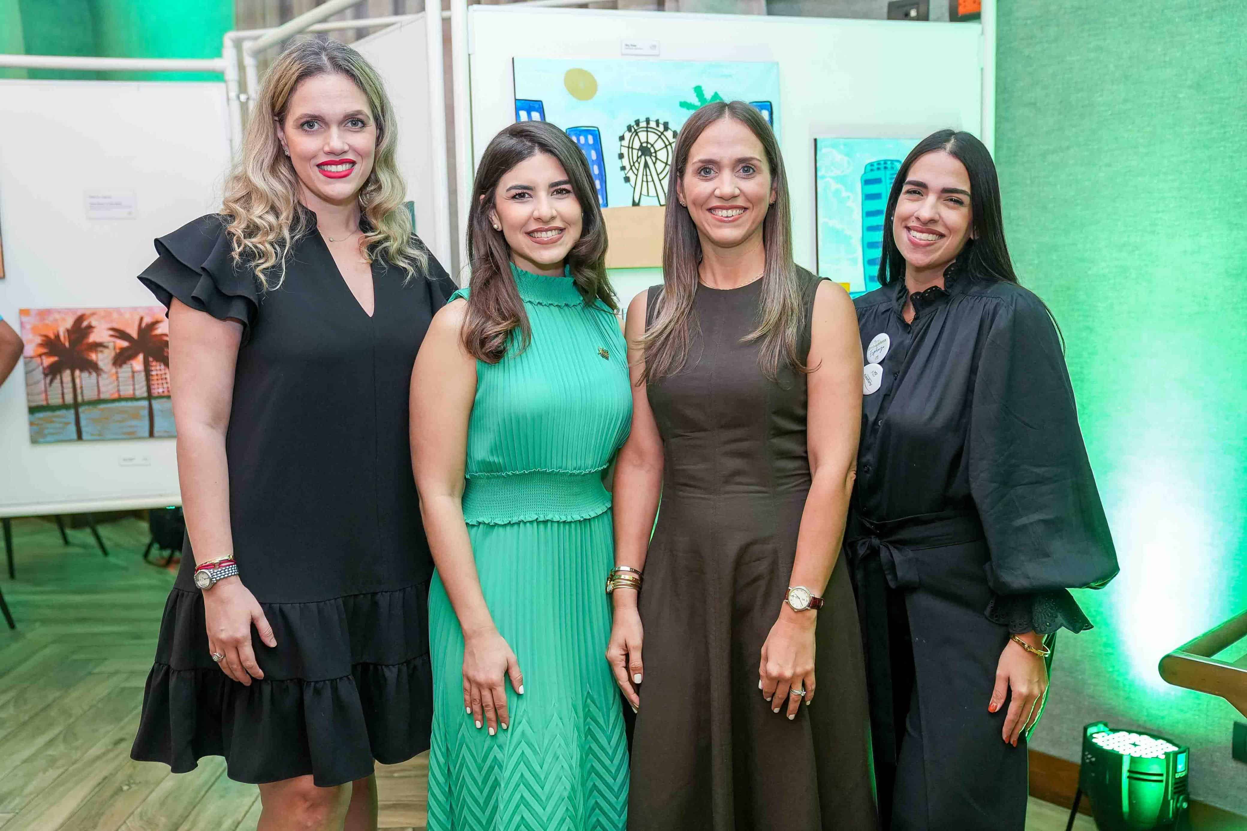 Christine Cabral, María Jesús Vargas, Stephanie Cabral, Estefany Pina.