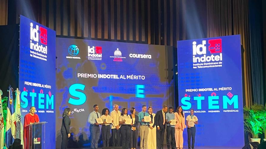 500 estudiantes recibirán becas para formarse en áreas STEAM, anuncia Indotel