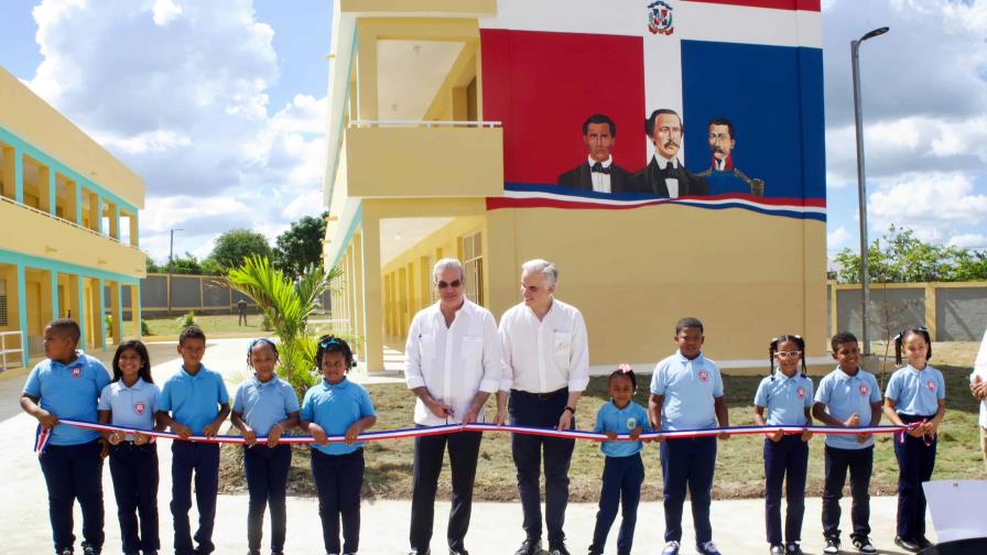 Abinader inaugura escuelas en La Altagracia con capacidad para más de 1,600 estudiantes Abinader inaugura escuelas en La Altagracia con capacidad para más de 1,600 estudiantes