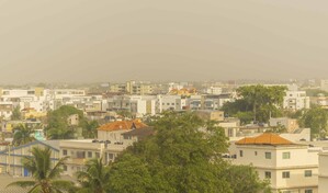 Polvo del Sahara mantendr&aacute; ambiente caluroso y cielo gris&aacute;ceo durante gran parte de la semana