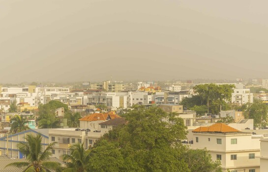 Polvo del Sahara mantendr&aacute; ambiente caluroso y cielo gris&aacute;ceo durante gran parte de la semana