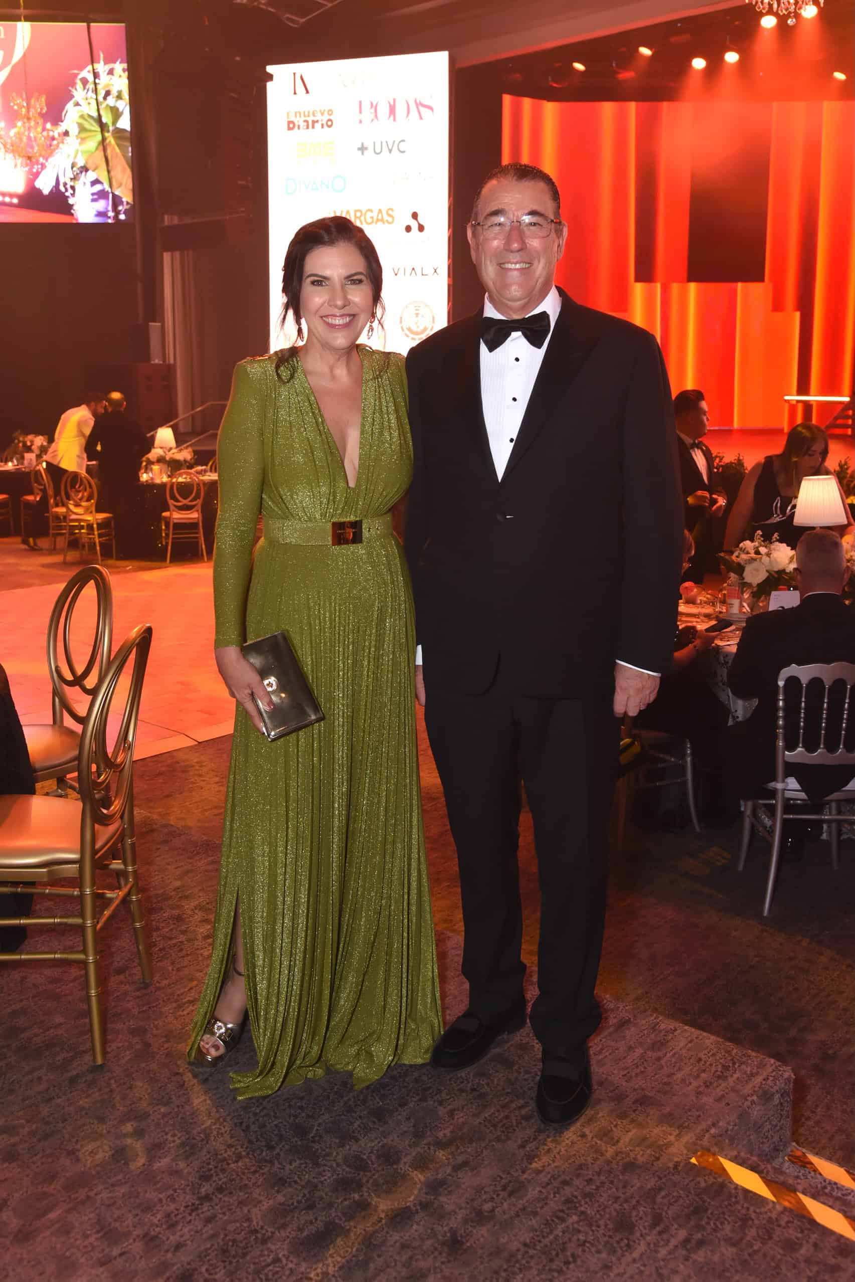 Theresa Sullivan y Juan M. Martín de Oliva.