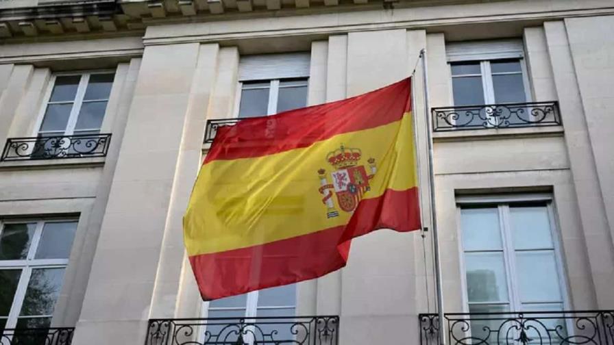 Señalados por falsear sus currículums, varios políticos dimiten en España Señalados por falsear sus currículums, varios políticos dimiten en España