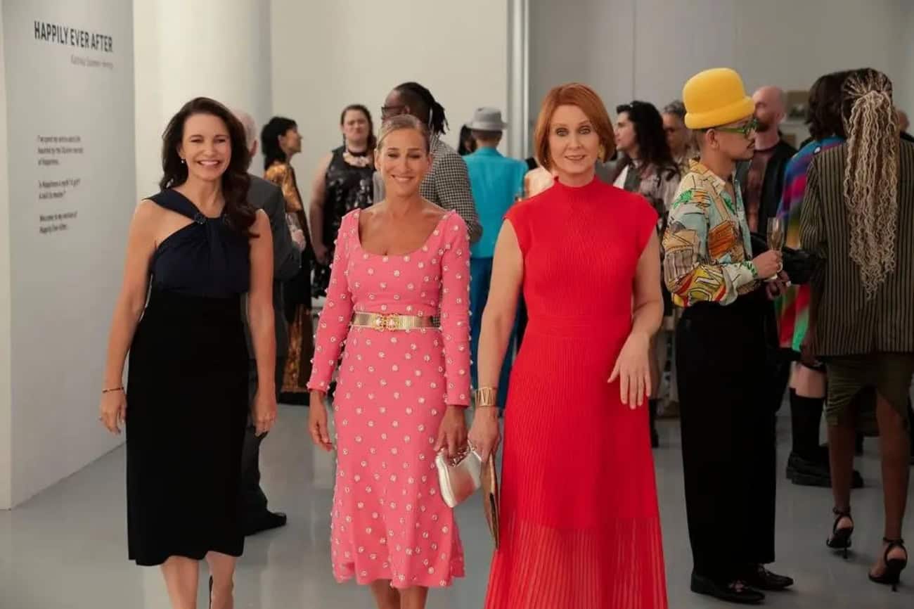 Kristin Davis, Sarah Jessica Parker y Cynthia Nixon en "And Just Like That", temporada 3, episodio 8.