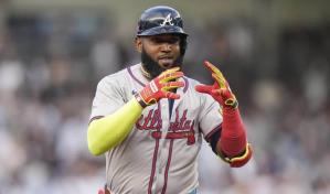 Resumen: Ozuna y Albies brillan en la victoria de los Bravos sobre los Rojos en la MLB