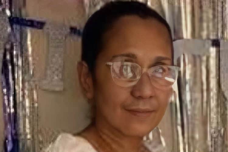 Tenía 61 años. La mató a puñaladas su pareja por más de 30 años, con quien habría discutido por este negarse a acudir a una cita médica para tratar su diabetes. Alertados por los gritos de la víctima, los vecinos acudieron a la casa y la encontraron gravemente herida. Murió cuando recibía asistencia médica. El feminicida tenía antecedentes penales por intento de homicidio en el 2007. Ocurrió el 20 de mayo en el sector Ponce Adentro, Los Guaricanos, Santo Domingo Norte.