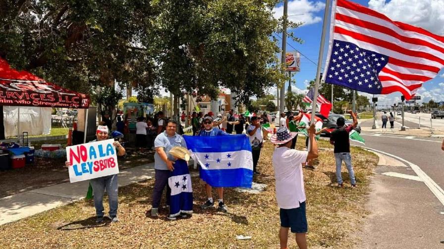 "Tenemos miedo, ya casi no salimos": el día a día de inmigrantes latinos en Tampa "Tenemos miedo, ya casi no salimos": el día a día de inmigrantes latinos en Tampa