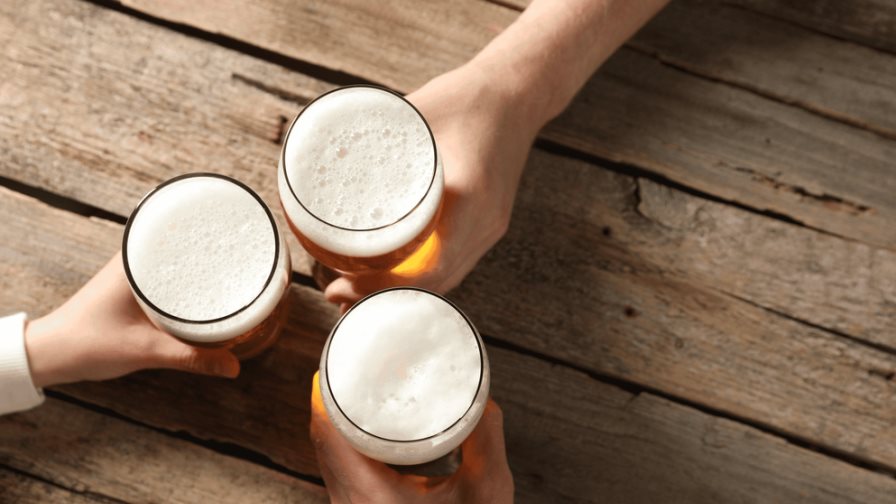 Cómo saber si estás tomando una buena cerveza (sin parecer experto) Cómo saber si estás tomando una buena cerveza (sin parecer experto)
