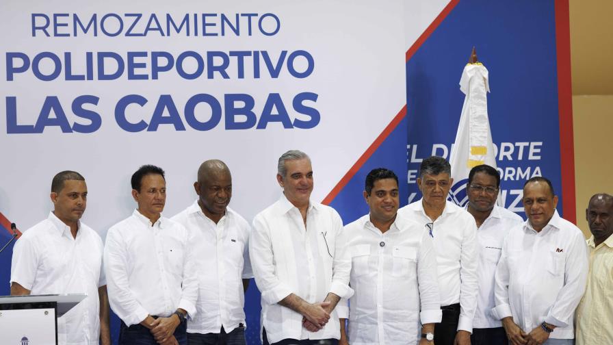 Abinader entrega polideportivo remozado en Las Caobas, Santo Domingo Oeste Abinader entrega polideportivo remozado en Las Caobas, Santo Domingo Oeste