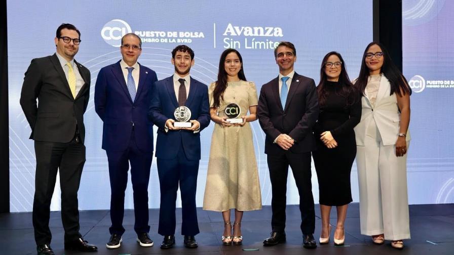 CCI Puesto de Bolsa celebra entrega de becas internacionales de su programa "Avanza Sin Límites"