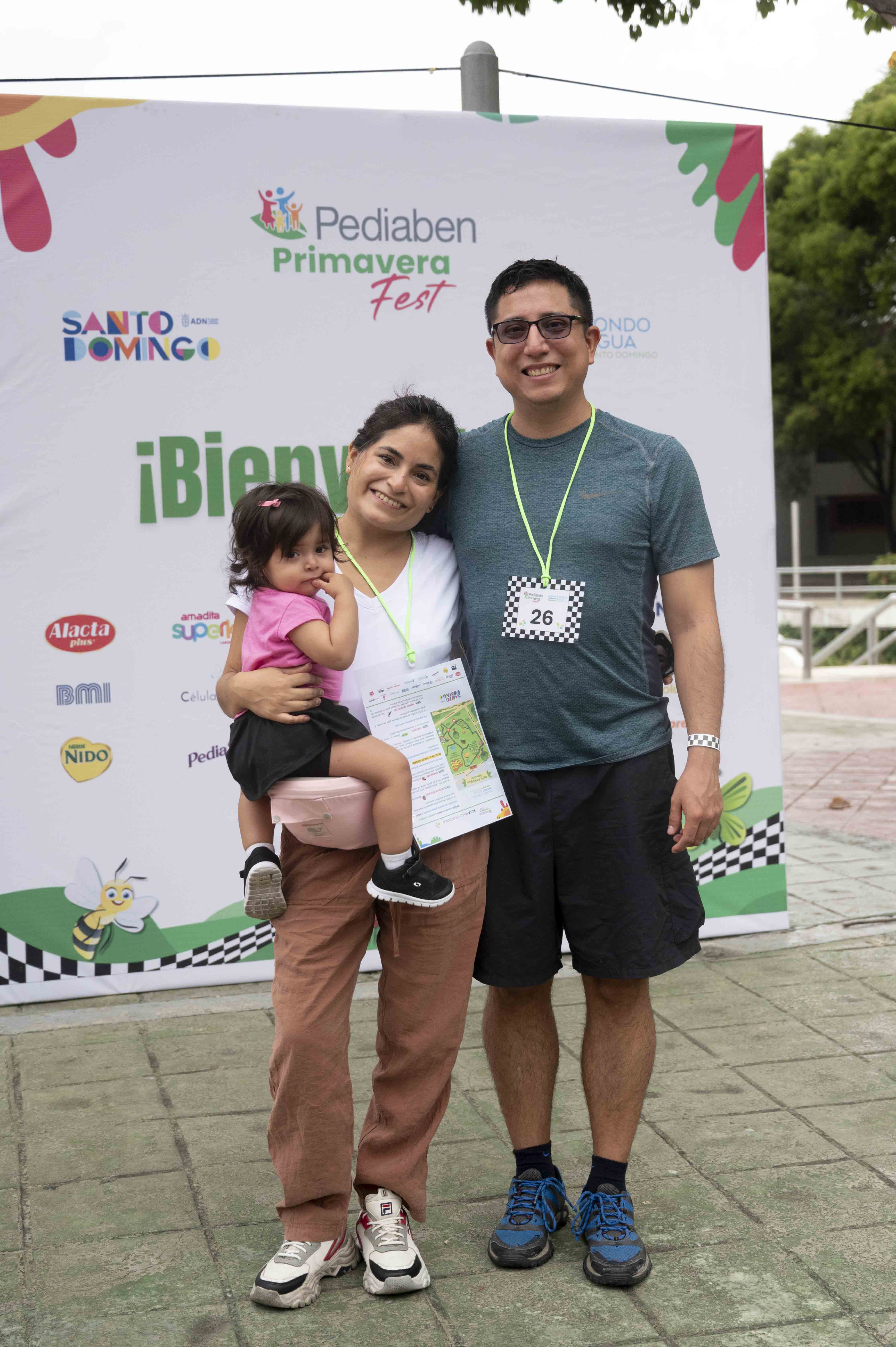 Juan Roman, Mercedes Cedano y Bianca Roman Cedano.